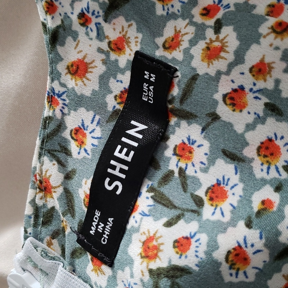 Floral Sweetheart Neckline Dress - Picture 11 of 12